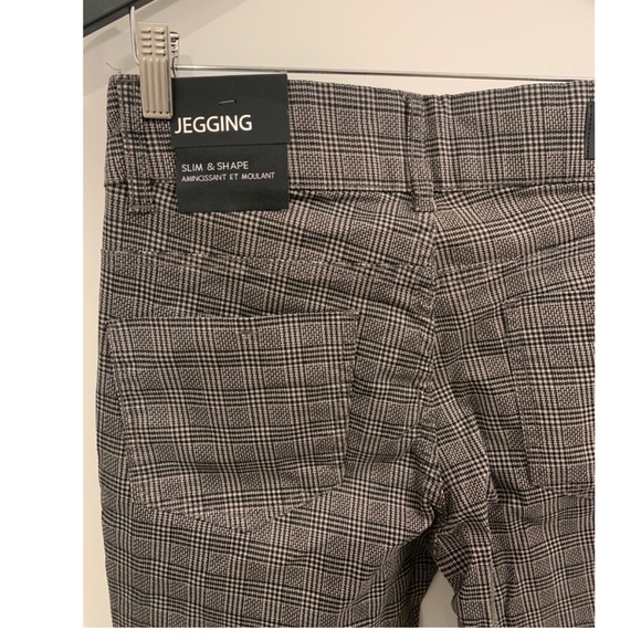 2/$50 Denim Society: Olivia Pull-On Jeggings - Picture 5 of 9